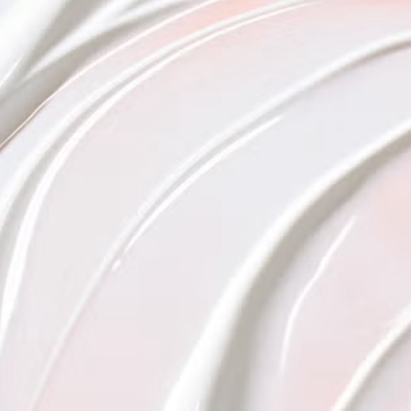 Biossance Squalane + Zinc Sheer Mineral Sunscreen - Picture 4 of 5